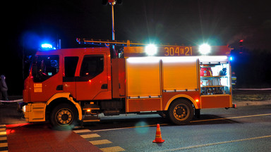 Kamienie przysypały operatorka koparki. Trafił do szpitala