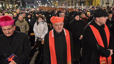 Wielkanoc 2017: drogi krzyżowe i procesje rezurekcyjne w Warszawie