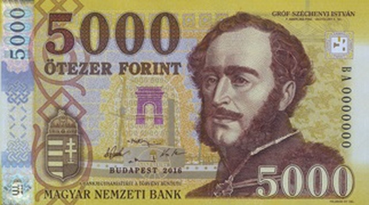 Június végéig használhatja fel a régi bankjegyeket, ezek után már csak az új 2000 és 5000 forintosok lesznek forgalomban / Fotó: MNB
