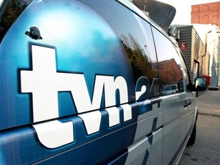 TVN tvn samochód wielkie logo tvn 24