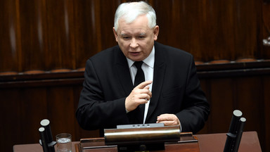 Kaczyński zapowiada obniżenie pensji w spółkach Skarbu Państwa