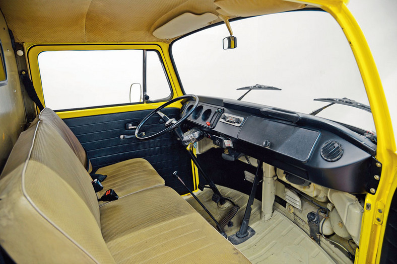 Volkswagen T2a 
furgon