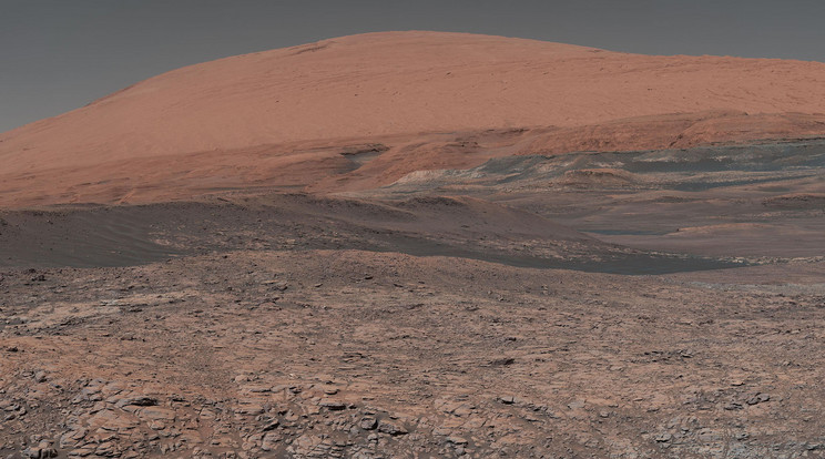 Egy, a Curiosity által készített foró a Mars felszínéről /Fotó: Northfoto