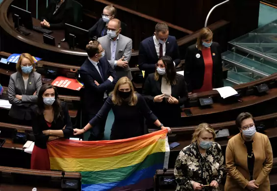 "Stop LGBT" przyjęte do prac w komisji. Ludzie są wściekli i mają do tego prawo