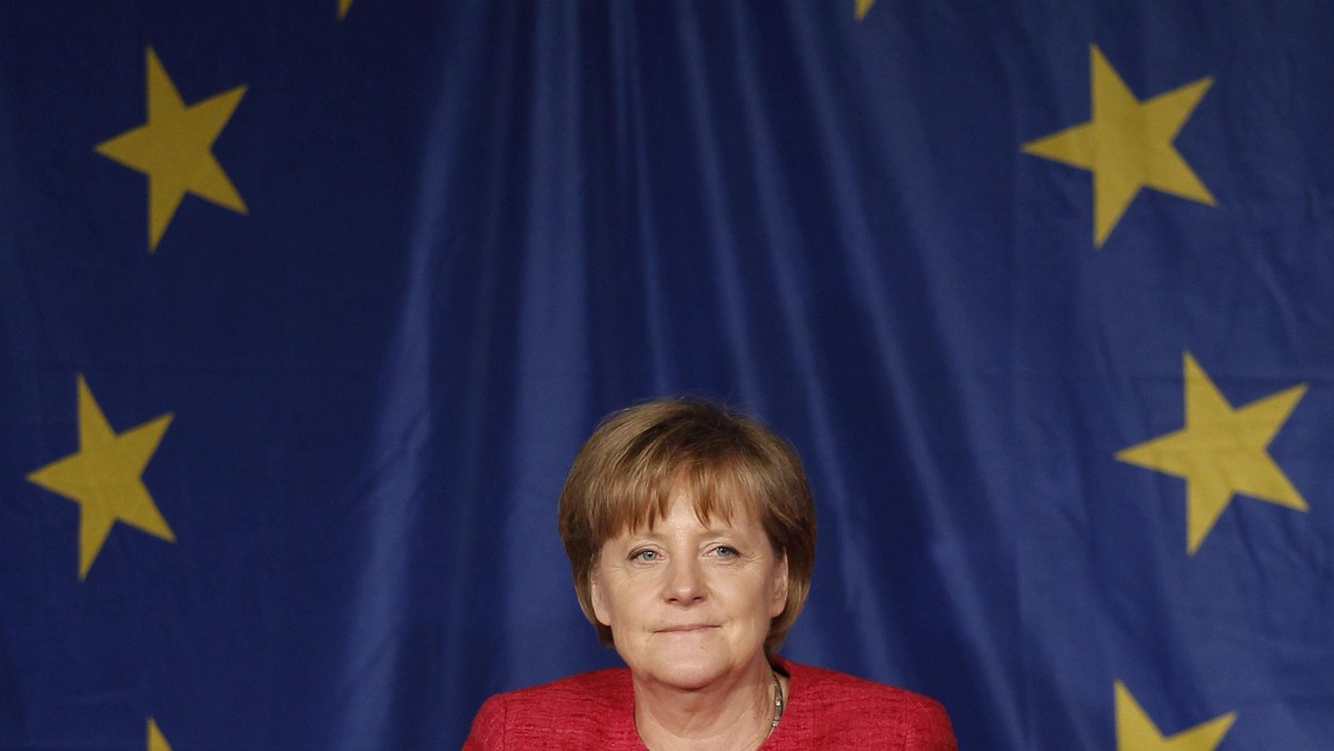 Niemiecka kanclerz Angela Merkel powtórzyła dzisiaj, że nowym dyrektorem zarządzającym Międzynarodowego Funduszu Walutowego ponownie powinien zostać Europejczyk.