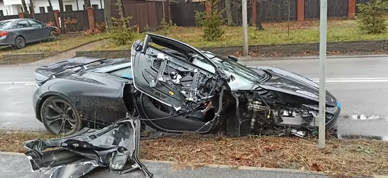 Rozbity McLaren: ojciec kierowcy też szalał tym autem po ulicach 