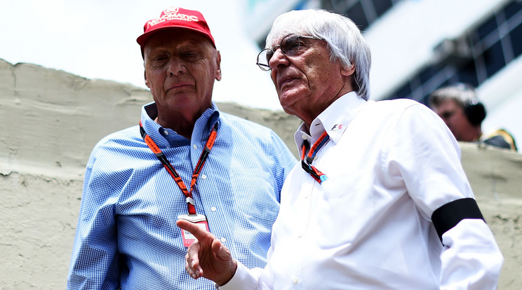A háromszoros világbajnok Niki Lauda (balra) hívta fel a Forma–1 korábbi vezetőjét, Bernard
Ecclestone-t /Fotó: Getty Images