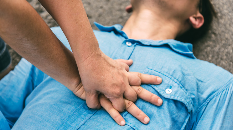 Rendőrök élesztették újra az öngyilkos férfit / Illusztráció: Shutterstock