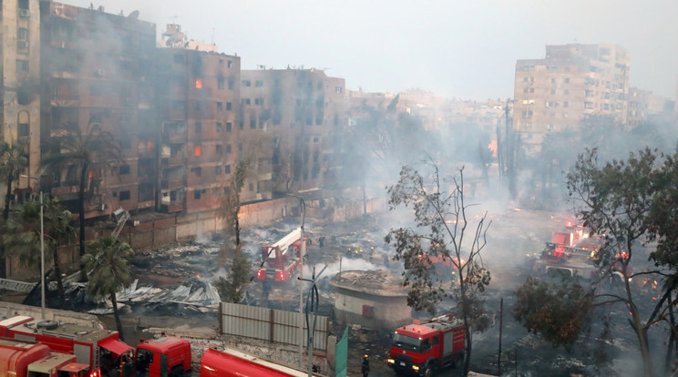 Szombat reggelre rommá égett az Egyiptom fővárosában található al-Ahrám filmstúdió / Fotó: MTI