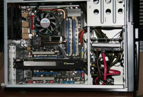 System: ASUS Rampage Extreme z chipsetem X48, Q6600