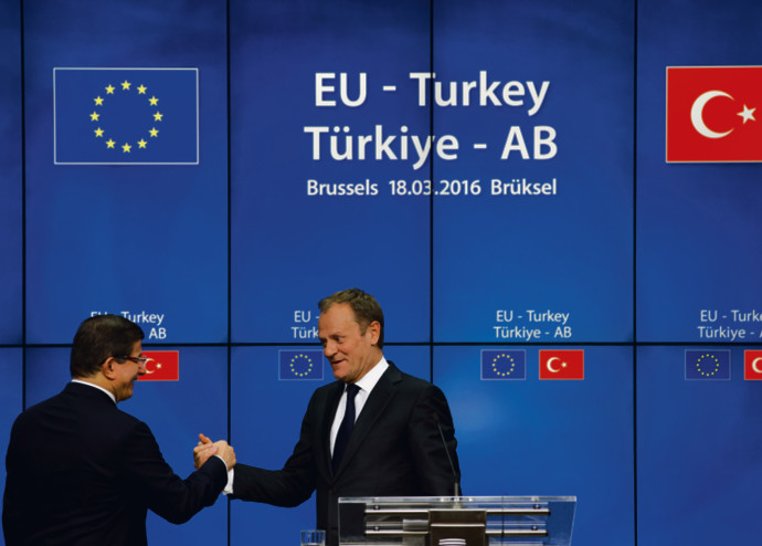 Premier Turcji Ahmet Davutoglu i Donald Tusk, przewodniczący Rady Europejskiej