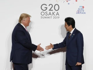 Donald Trump spotkał się już w Osace z premierem Japonii Shinzo Abem