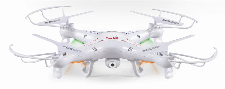 Syma X5C to już maszyna o naprawdę sporym rozmiarze pozwalająca opanować sterowanie mniej zabawkowym dronem