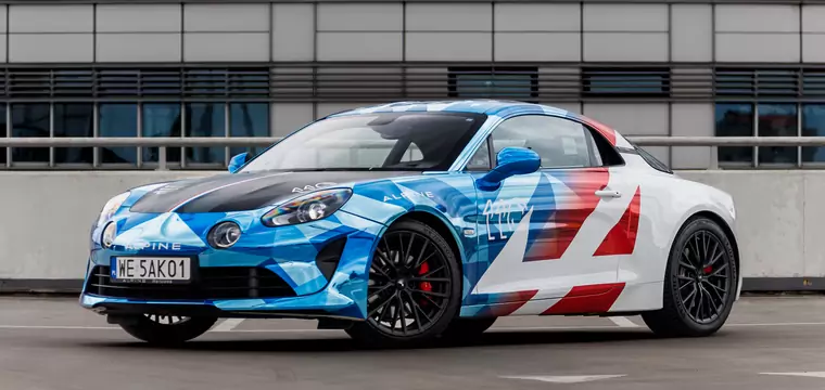 Alpine A110 S US Racing 2023. Taki samochód jest tylko jeden na świecie. Już go testowałem