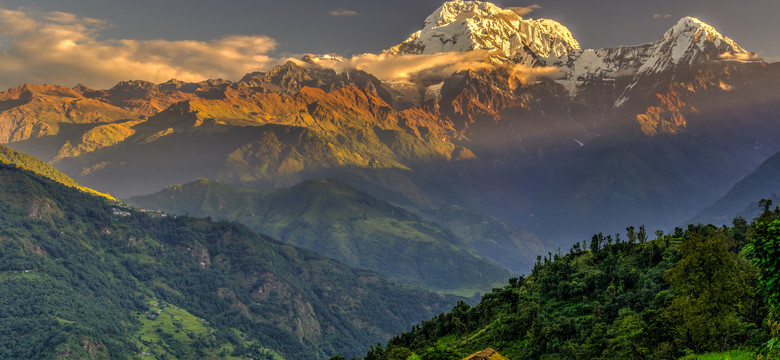 Nepal otwiera się na himalaistów i turystów