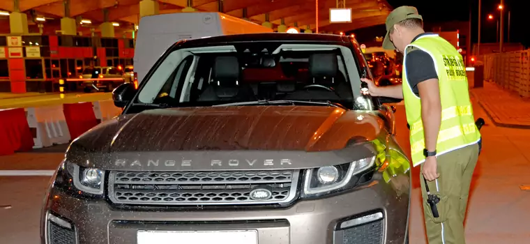 Na granicę przyjechał Range Rover Evoque. Prawie się udało