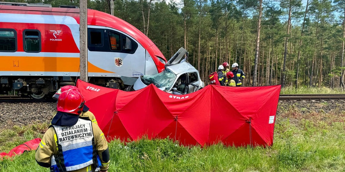 Tragedia W Wielkopolsce Poci G Zderzy Si Z Samochodem Osobowym Nie