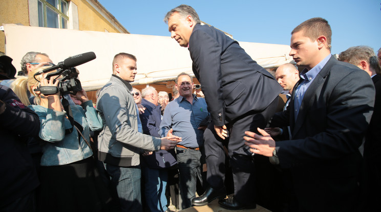 Híve segítette le Orbánt a pódiumról