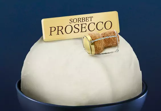 Do polskich sklepów trafiły alkoholowe lody o smaku Prosecco