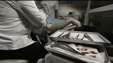 Dentysta mógł zarazić wirusem HIV nawet 22 tys. swoich pacjentów