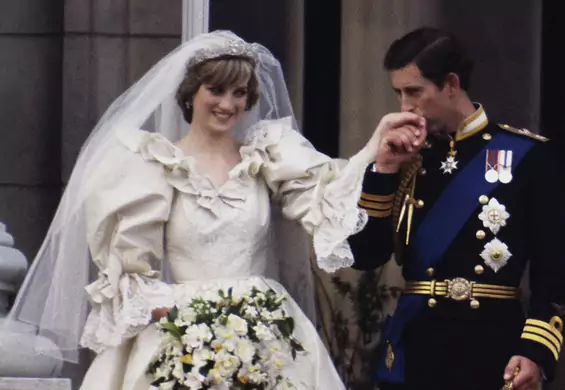 Gdy projektanci sukni ślubnej księżnej Diany zobaczyli ją na ceremonii, byli przerażeni. Co poszło nie tak?