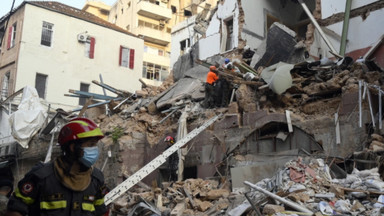 Bejrut: Ratownicy wykryli "oznaki życia" pod gruzami, akcja chwilowo zatrzymana