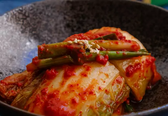 Kimchi: przepis na klasyczne i z buraka. Tłumaczymy, jak zrobić krok po roku