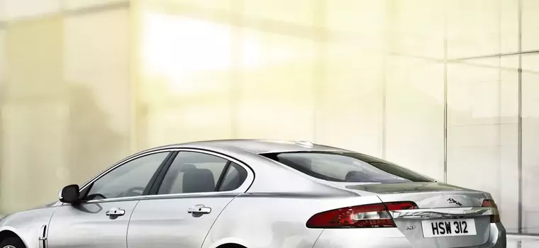 Jaguar XF po raz czwarty samochodem roku klasy premium
