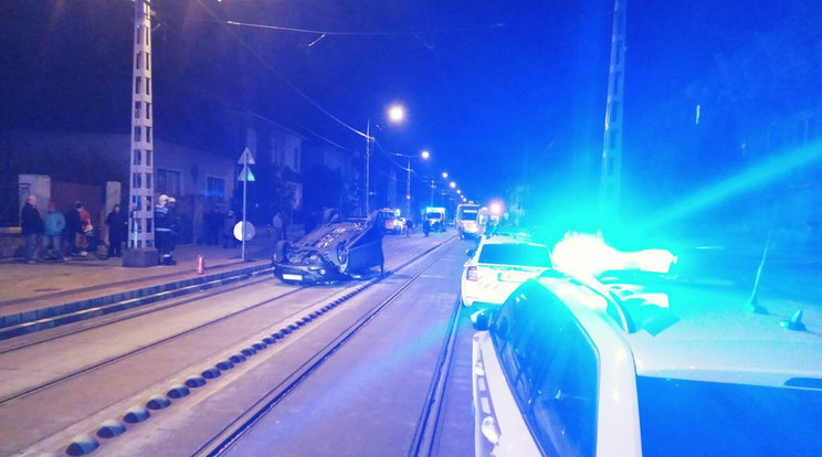 Villamos és autó ütközött Budapesten /Fotó: Blikk