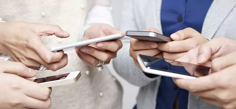 UKE: większość użytkowników mobilnych aplikacji bankowych nie płaci smartfonem