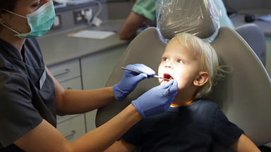 Dziecko u dentysty - co warto wiedzieć