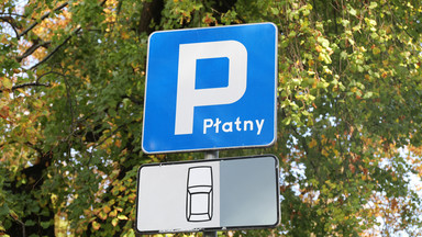 Samorząd Mieszkańców Saskiej Kępy nie chce strefy płatnego parkowania