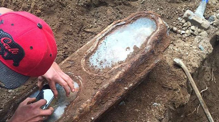 A 145 éve elhunyt kislány koporsóját felújítást végző munkások találták meg