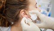  Przekłuwanie uszu — popularne metody piercingu. Jak pielęgnować ucho po przekłuciu? 