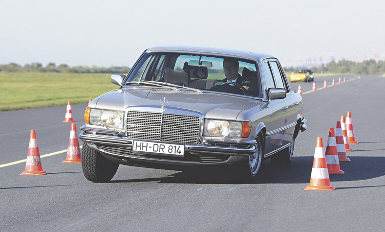 Mercedes 450 SEL 6.9 - potęga pojemności