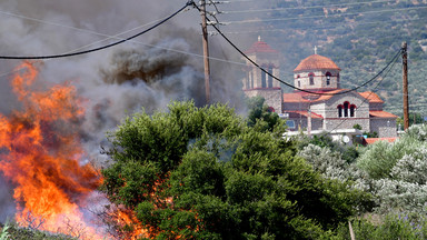 Trwa walka z pożarami na greckich wyspach. "Sama obecnie też bym tam nie poleciała"