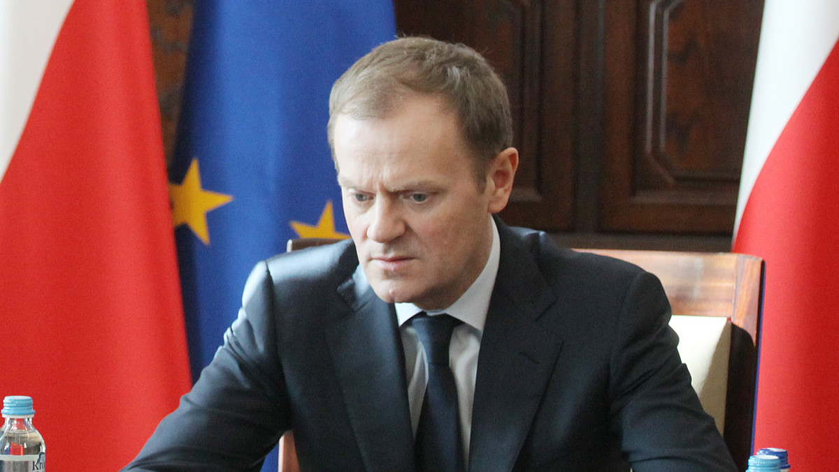 Premier Donald Tusk określił jako "nerwową" i "dość drastyczną jak na reguły dyplomacji" decyzję Białorusi, która wczoraj poprosiła, aby ambasadorzy UE i Polski opuścili jej terytorium.