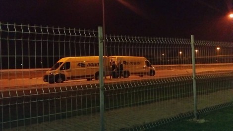 Nezakonita primopredaja pošiljki na parkingu tržnog centra