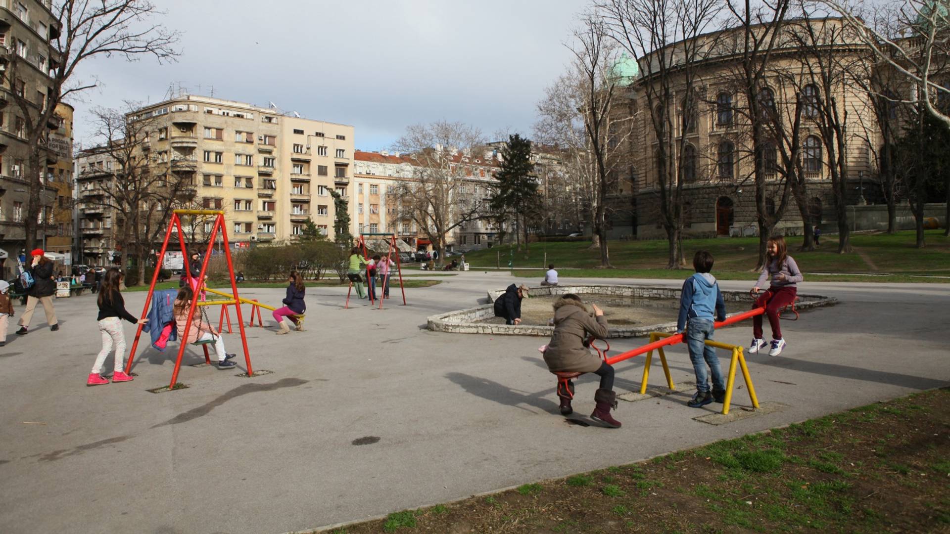 Komšije ih prijavile policiji jer su uređivali park