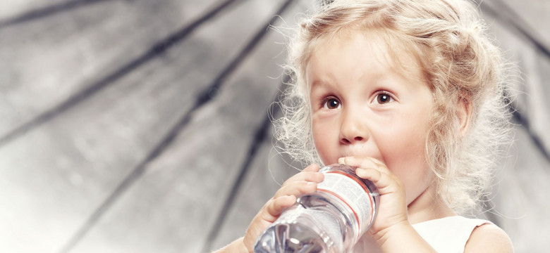 Najlepsza Woda dla dzieci – Ranking TOP 5 wody dla najmłodszych