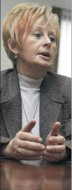 Wiceminister finansów Elżbieta
    Suchocka-Roguska zapewnia, że w subwencji oświatowej są
    pieniądze na podwyżki dla nauczycieli