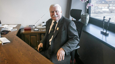Lech Wałęsa i "lekcja prawdziwej historii" na korytarzu... Europejskiego Centrum Solidarności