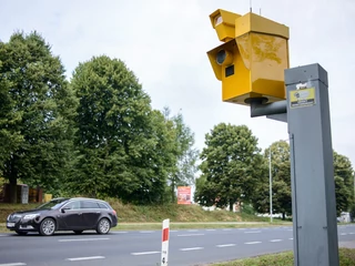 Piraci drogowi ze Wschodu nie muszą się przejmować fotoradarami na polskich drogach. GITD nie potrafi ich namierzyć