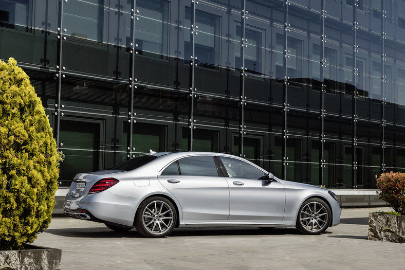 Mercedes Klasy S po liftingu (długi rozstaw osi)