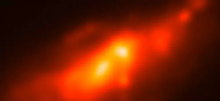 Pobliska galaktyka ma dwa rdzenie. To bardzo rzadkie zjawisko