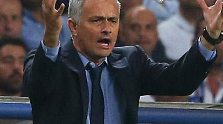 Mourinho nem bocsát meg a szexi doktornőnek