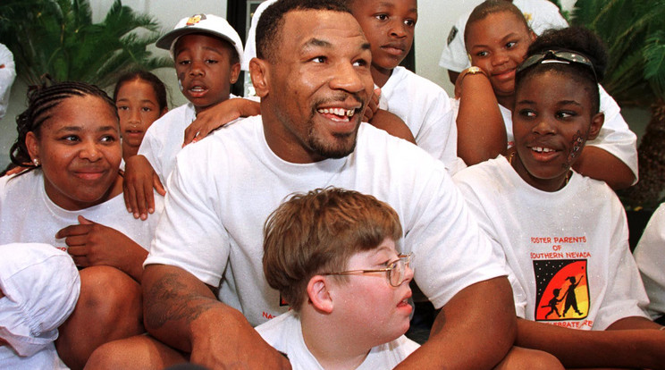 Tyson imádja a gyerekeket, kiváltképp a sajátjait /Fotó: AFP