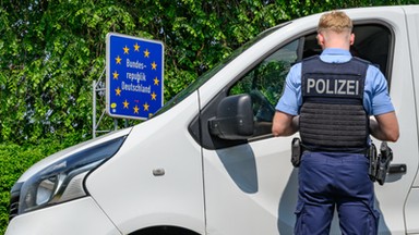 Co z Europą bez barier? Strefa Schengen ma kryzys. "Topnieje na naszych oczach"