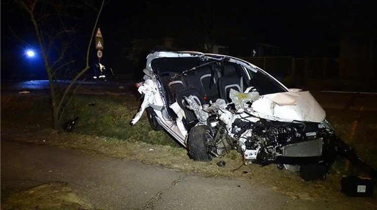 Halálos baleset történt az éjszaka Tiszakécske-Tiszabögön /Fotó: MTI