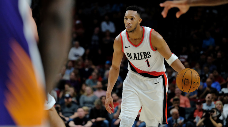 Evan Turner nem volt otthon, amikor egy hatalmas kamion zuhant a kertjébe /Fotó: AFP